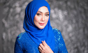 Erra fazira nak tak jumpa mum di surga a bit with ebit musim 2 episod 1 2019 tv al hijrah sah! Belum Ada Rancangan Kahwin Dengan Shahir Erra Fazira