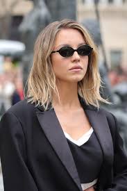 The Hottest Haircut of 2024 Looks Sexy on Both 20 and 70-Year-Olds Alike |  Vogue