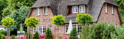 Einfamilienhäuser, doppelhaushälften, mehrfamilienhäuser oder reihenhäuser von privat, von immobilienmaklern oder der kommune finden. Schwitters Immobilien Immobilienmakler In Norden