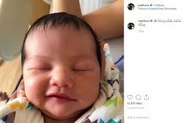 Semenjak ada rezeki dapat anak lelaki ni, mata saya sudah mula tertarik dengan fashion. Isteri Selamat Bersalin Nabil Dedah Wajah Comel Anak Baru Lahir Mingguan Wanita