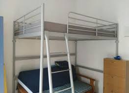 Letto matrimoniale a soppalco 140x200 in legno con grandi ricami di fiori e nodi tipici del periodo liberty e uno grande salve a punto pieno su t. Letto Matrimoniale A Soppalco Ikea Materasso In 00155 Roma Fur 110 00 Zum Verkauf Shpock De