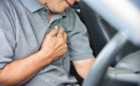 Cómo actuar ante un infarto mientras manejas