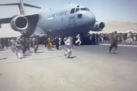 Taliban close kabul airport road to afghans to block their evacuation decision likely to leave tens of thousands who had been hoping to escape trapped under group's control published: Kabul Rescue Flights By 13 Countries Samchui Com