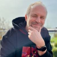 200+ "Nowaczyk" profiles