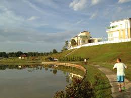 Want to sell @ bandar tun hussein onn 43200 kl 3 storey bungalow @ avenue 6 lake valley for = selling price: Facebook