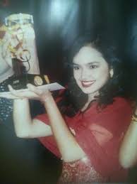 Personal siti nurhaliza yang memiliki nama lengkap dengan gelar datin seri siti nurhaliza binti tarudin lahir di kampung awah, temerloh, pahang, malaysia, pada tanggal 11 januari 1979. Album Siti Nurhaliza 1996 Aerill Com Lifestyle