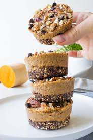 Pumpkin Cups L Idee De Depart C Etait De Realiser Une Gourmandise Pour Halloween Nous Sommes S Accord Le Resulta Gourmandise Recettes Sucrees Desserts Vegan