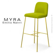 Ce tabouret de bar 4 pieds est doté de patin réglable en hauteur pour stabiliser l'assise. Tabouret De Bar Myra Assise Et Dossier Garnis Habillage Tissu Pietement Acier Laiton