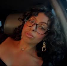 Who can recommend a hairstylist for natural hair in Bedford?