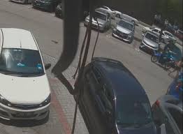 Peti surat 232, jalan dato' onn, 80720 johor bahru, johor. Officer Mbjb Fly Kick To Save Woman From Motorcycle Thief At Johor Bahru Everydayonsales Com News