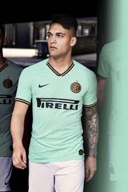 Inter de milán | el agente de alessandro bastoni alude a su renovación. Inter De Milan Uniforme 2019 Verde