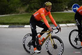 It's the choice of ccc team worldtour racers like greg van avermaet on challenging road courses that demand uncompromised performance in the pursuit of victory. Spotted A New 2021 Giant Tcr Advanced Sl That Looks A Lot Like The Old One Cyclingtips