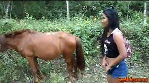 Monica mattos fudendo com cavalo