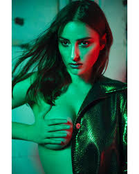 Can She Stop Being So Sexie Like Please I Can Only Handle So Much Female Artists Banks Singer Artist Style