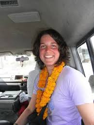 Pero a cien metros decidió bajar para salvar a sus compañeros que la esperaban en la cumbre, estaba exhausta. L Ultima Sfida Di Simone Moro Sul Manaslu Con Tamara Corriere It