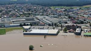 Doch damit ist es noch nicht. Uberschwemmungen In Der Ganzen Region Die Bilder Zum Unwetter Furth Herzogenaurach Erlangen Forchheim Aisch Nordbayern