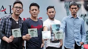 Lirik Cinta Bukan Dusta Noah Ini Lagu Legendaris Dengan Nuansa Sound Anak Muda Banget Tribunstyle Com Lirik lagu cinta bukan dusta oleh rano karno. lirik cinta bukan dusta noah ini lagu