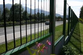 Wir mussten unsere lärmschutzwand abbauen, man darf auf einer garage keine wand aufstellen (wer. Larmschutzwande Aus Glas Schallschutzwande Aus Glas