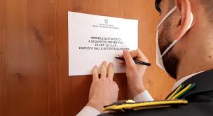 Maybe you would like to learn more about one of these? Sequestro Per Un Giro Di Fatture False Da 24 Milioni Di Euro Denunciati Un Vicentino E Un Trevigiano