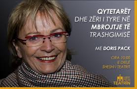 Doris Pack in defense of the National Theater joins the protesters