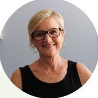 Linda Benedetti's Instagram, Twitter & Facebook