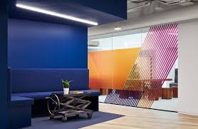 A Tour Of Euromonitor International S New Chicago Office Interior Architecture Design Cool Apartments Interior Design Firms