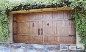 Https Www Pineca De Holzgaragen Holzgarage Holztor The Doors