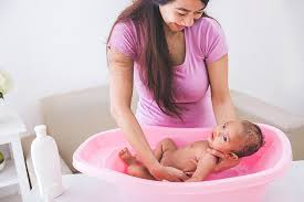 Bring a towel to the bath or sink so you can dry your baby off right after you finish taking pictures. 11 Important And Loving Steps On How To Bathe A Baby