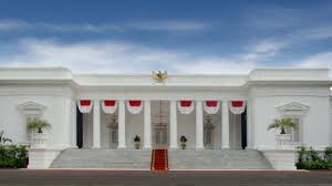 Panoramic view of the royal throne of the istana negara lama. Ingin Bekerja Di Istana Presiden Setneg Dan Setkab Kini Buka Lowongan Cpns Tribunnews Com Mobile