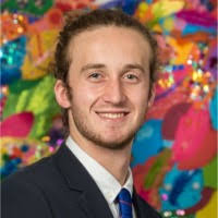 90+ perfiles de «Izzo»