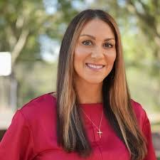 Kristin Calvert's Instagram, Twitter & Facebook