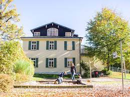 Mit einer wohnfläche von 140 bis 200 m² ist es in seiner art einmalig und dank. Unsere Kinderhauser Tabaluga Kinderstiftung