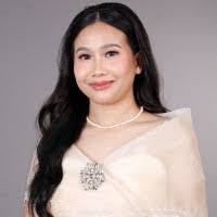 Regina Yabut's Instagram, Twitter & Facebook