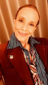 Disguise Mode Activated! 🕵🏽‍♀️ Snuck into London for a quick shoot today  in disguise lol. Obsessed with this mac from @christinealcalay More of this  look coming soon! Hat: @reale_camiceria Includes pr My