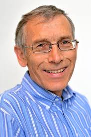 79 år etter at Ingrid (103) gifta vekk gardsetternamnet tok oldebarnet  Solveig Johanne (6) det tilbake