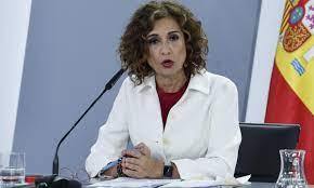 Un juzgado de Madrid cita a María Jesús Montero a una conciliación con la  pareja de Ayuso
