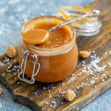 Recette De Caramel Sale A L Erable Coup De Pouce Caramel Recipes Sauce Homemade Caramel Caramel Desserts