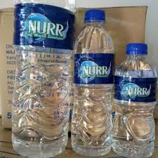 Dengan potongan baju dan jeans yang slim fit, jenama jefferson 'kena' dengan citarasa remaja di malaysia. Produk Muslim Air Mineral Nurr Mineral Water Nurr Jb Selangor Only Shopee Malaysia