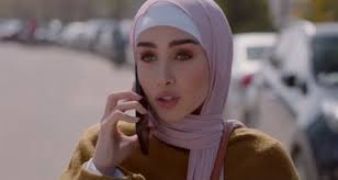 بعد مي عز الدين، ودرة، وعائشة بن أحمد، جاء الدور على الفنانة هنا الزاهدلتظهر بالحجاب، حيث نشرت أول صورة لها بملابس شخصية أسماء، من كواليس مسلسل أيوب من بطولة النجم مصطفى شعبان. Ø¨Ø¹Ø¯ ØªÙ‚Ù„ÙŠØ¯ Ø§Ù„ÙØªÙŠØ§Øª Ù„Ø­Ø¬Ø§Ø¨Ù‡Ø§ ÙÙŠ Ø­Ù„ÙˆØ© Ø§Ù„Ø¯Ù†ÙŠØ§ Ø³ÙƒØ± Ù‡Ù†Ø§ Ø§Ù„Ø²Ø§Ù‡Ø¯ Ù‡Ùˆ Ø¯Ù‡ Ø§Ù„Ø­Ø¬Ø§Ø¨ Ø®Ø¨Ø± ÙÙŠ Ø§Ù„ÙÙ†
