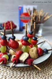Brochettes De Fruits Mikado Essen Voedsel Ideeen Snack Ideeen Eten En Drinken