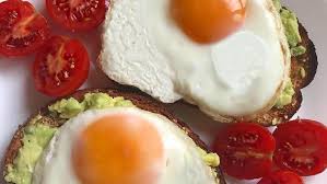 Kandungan protein per 100g (sekitar satu setengah telur): Lebih Tinggi Mana Kalori Dalam Telur Rebus Atau Goreng