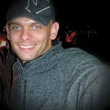 Eric Cruzan's Instagram, Twitter & Facebook