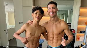 Cristiano Ronaldo Jr. va en camino a igualar el impresionante físico de su  papá | TUDN Fútbol | TUDN