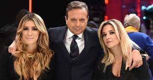 In attesa ovviamente di tornarci sopra, segnaliamo la puntata di quarto grado di stanotte, con la novità del recupero dei festini, visti sul cellulare da un paio di testi (due è meglio di uno, no?); Cr4 La Repubblica Delle Donne Streaming Guarda Le Puntate Tvdream