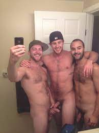 Three Scruffy Naked Guys Pose for Mirror Selfie (Gallery) - ChristopHD