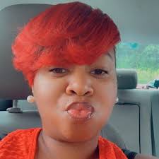 Look at my lil hair 🥰