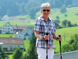 How can you protect and monitor your home while you are away? Notrufsysteme Digitaler Schutzengel Furs Handgelenk Swisscom Magazin
