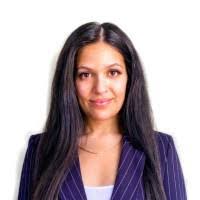 Isha Gulati's Instagram, Twitter & Facebook