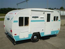 Riverside Rv Retro Trailer Model 155 With A Wet Bath The Trailer Bring Back The Olden Days Light Weight Comfortable An C Small Campers Trailers Retro
