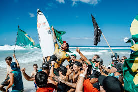 Последние твиты от gabriel medina (@gabriel1medina). Gabriel Medina Claims Second World Title Wins Billabong Pipe Masters Freesurf Magazine